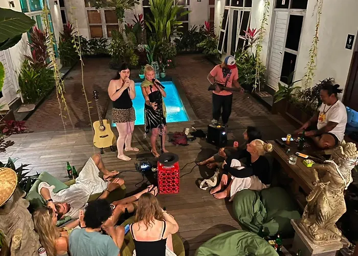 Southern Oasis Backpackers *
