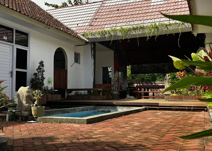 Southern Oasis Backpackers Hostal