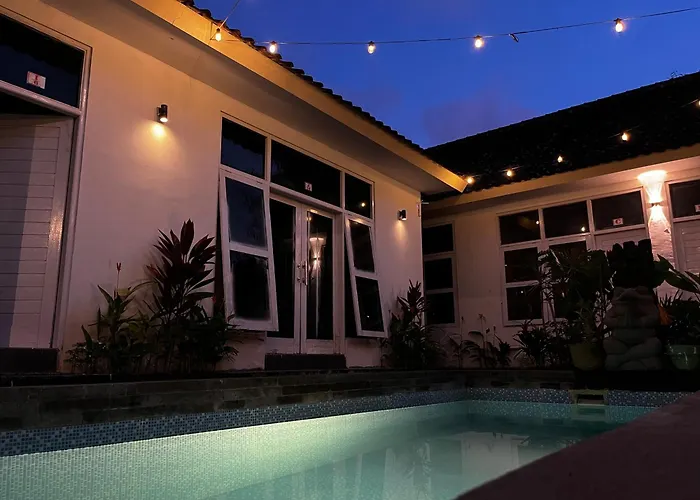 Southern Oasis Backpackers